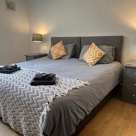 Spacious Ground Floor Suite Comfortably Sleeps Up To Eight Halifax Exterior foto
