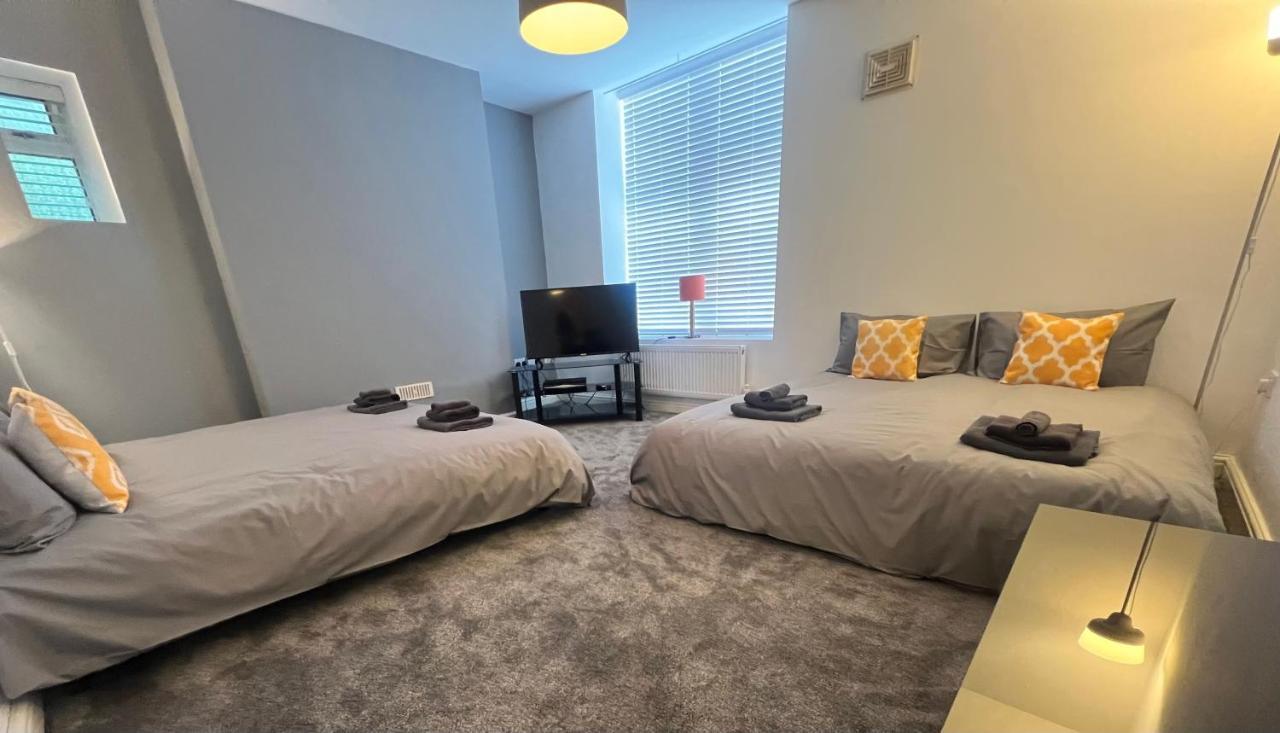 Spacious Ground Floor Suite Comfortably Sleeps Up To Eight Halifax Exterior foto